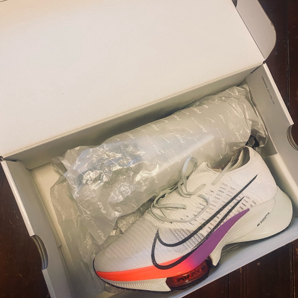Nike Air Zoom Tempo NEXT% FK Sneakers - NEW IN BOX